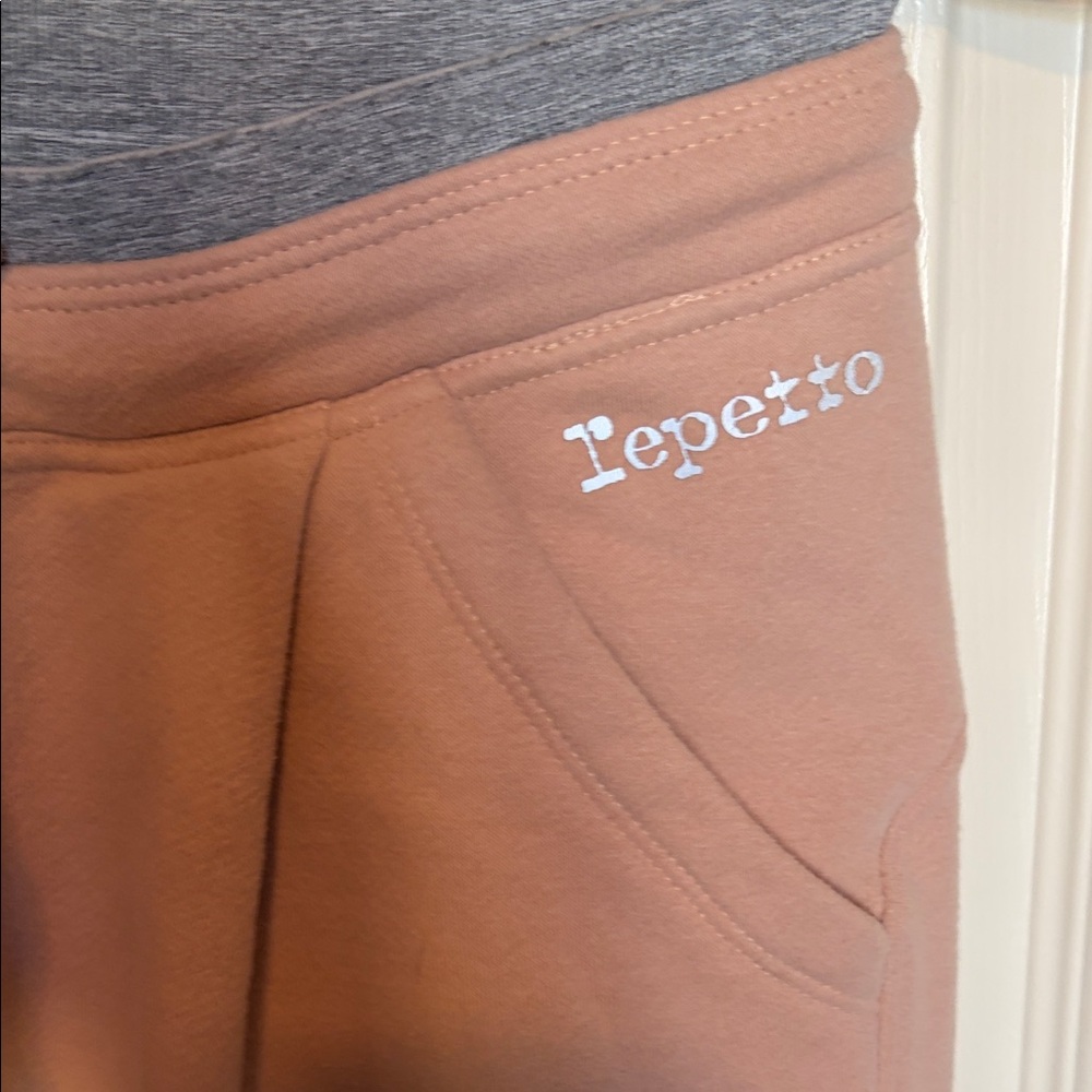 Repetto Heather Gray and Soft Pink Knit Sweats - Picture 3 of 5
